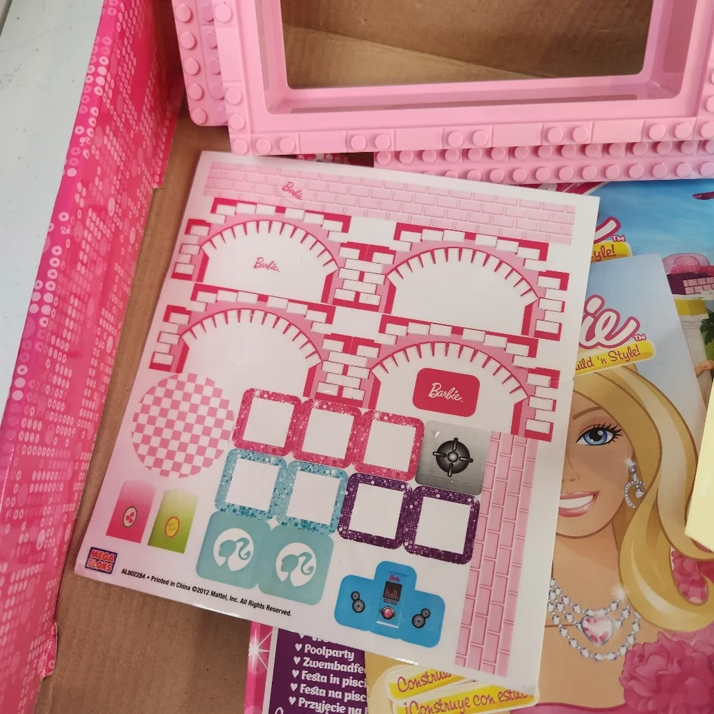 MEGA BLOKS Build N Style BARBIE POOL PARTY #80228 Multi-Level POOL & COMPLETE - Picture 4 of 11